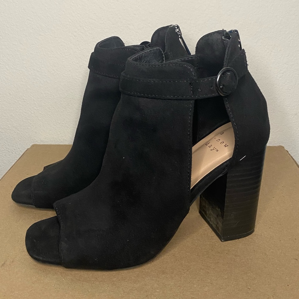 Women’s ankle booties peep toe